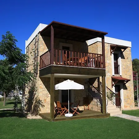 Aktur Apart 3*